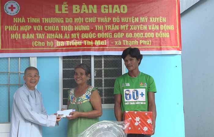 Mỹ Xuyên: Bàn giao 2 căn nhà tình thương 